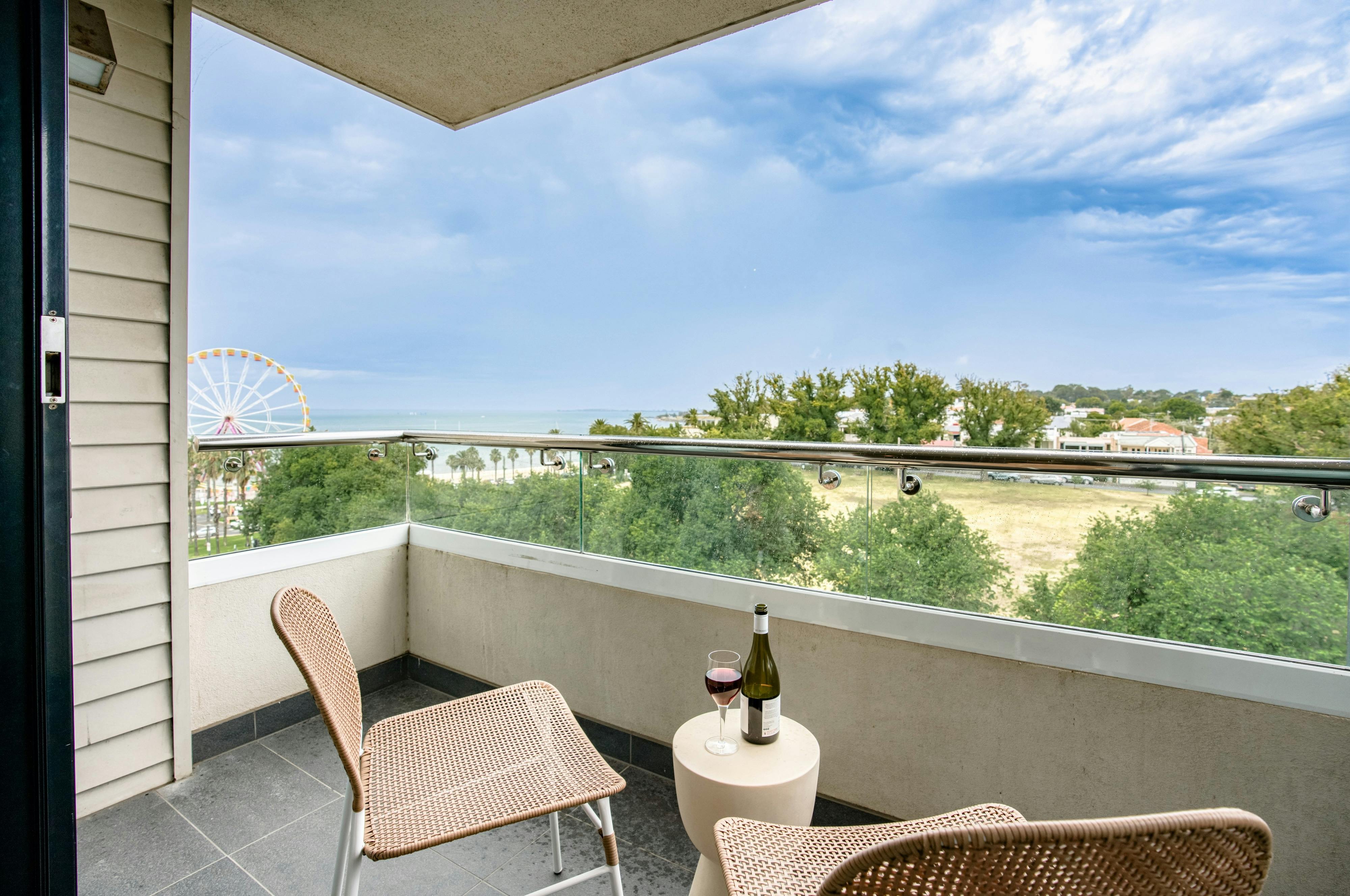 Vue Apartments Geelong - One Bedroom Park View