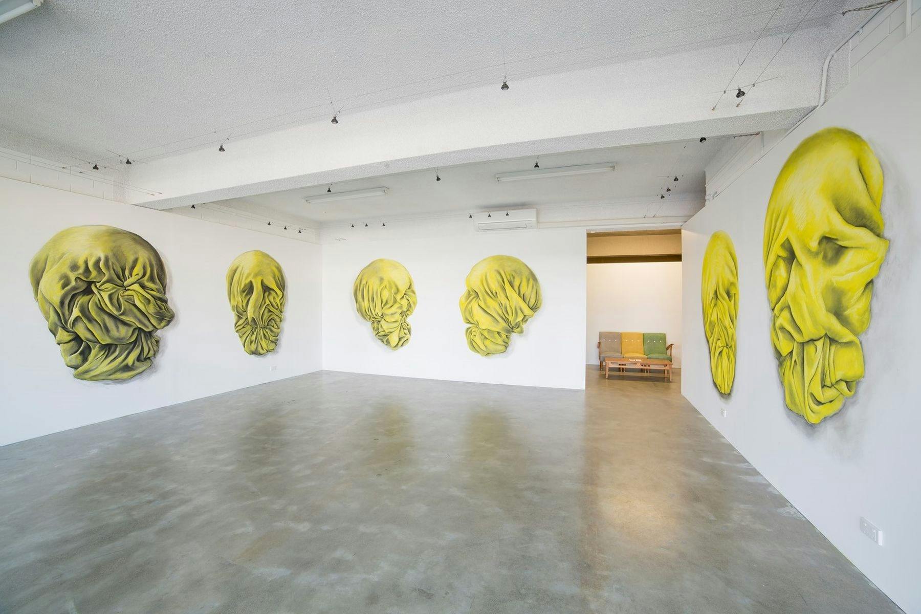 Luke Thurgate, Face off, 2016, charcoal and pastel on gallery walls