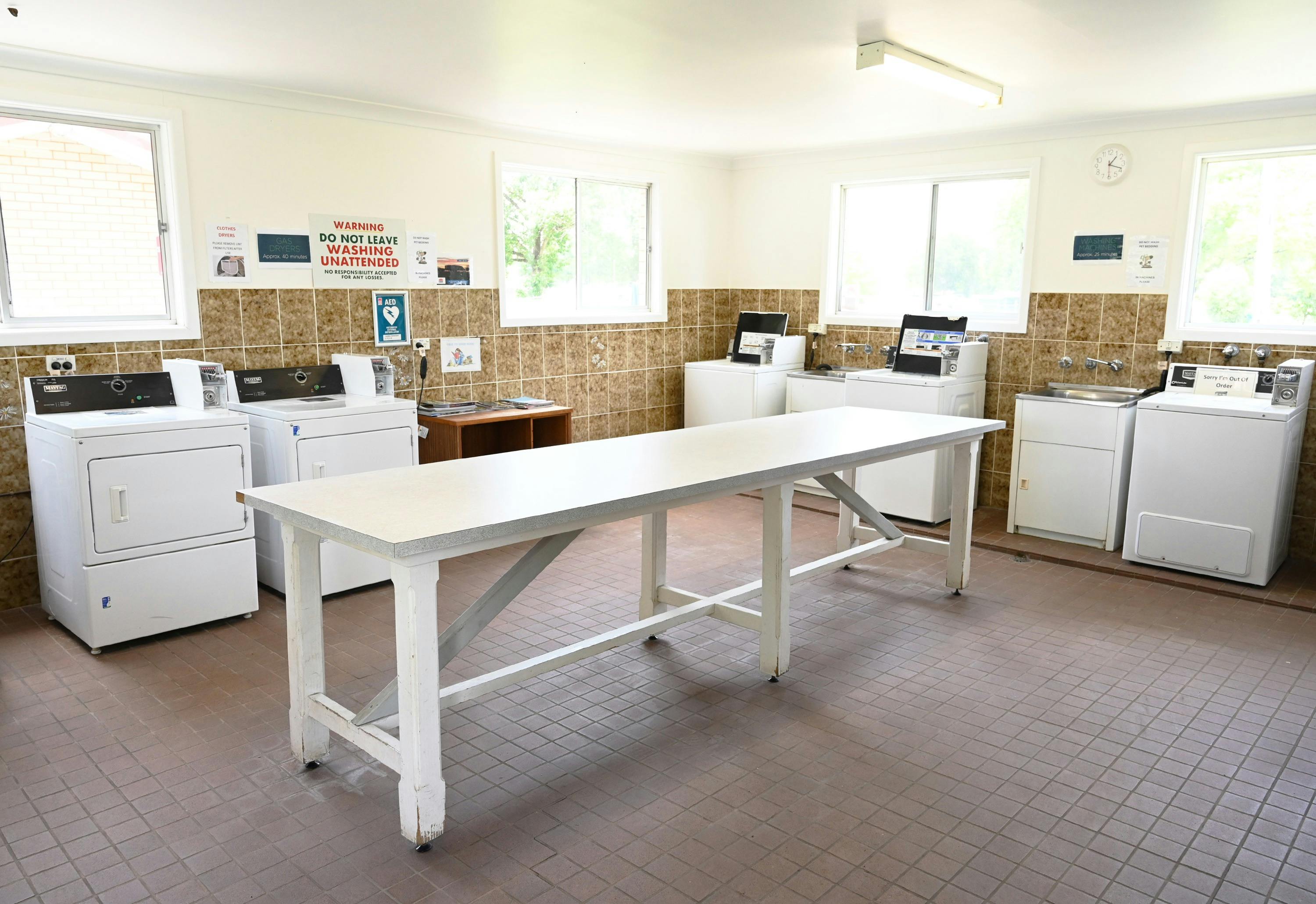 Wäscherei Colour City Caravan Park