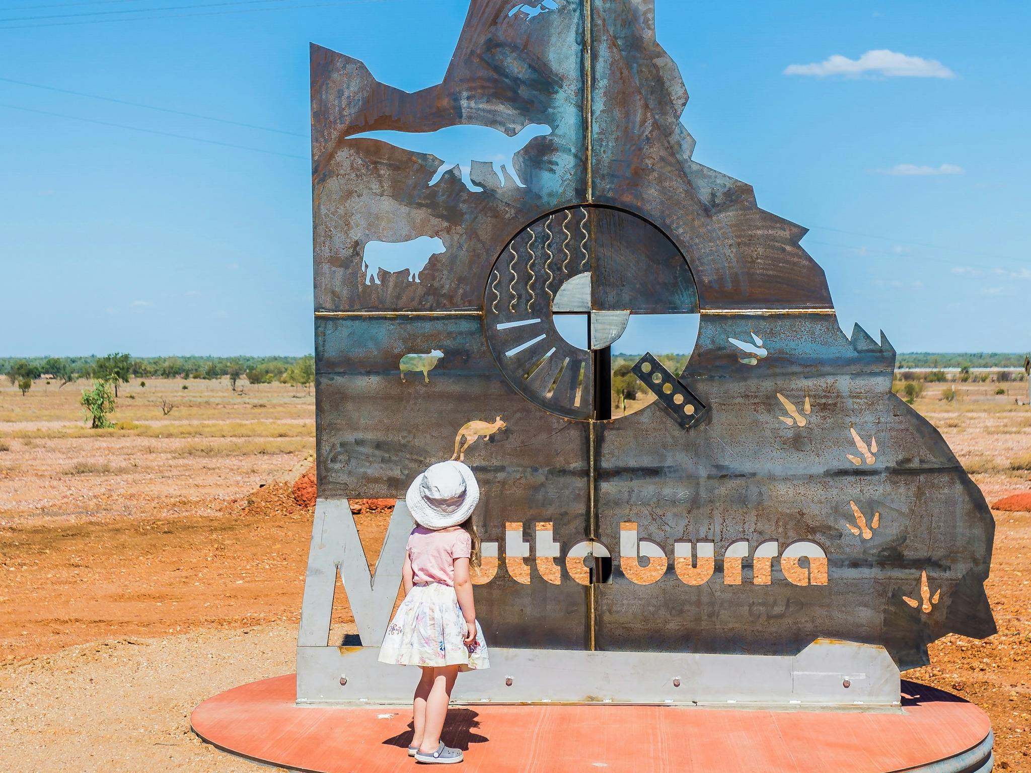 Centre of Queensland Monument Muttaburra Centre of Queensland Monument Muttaburra