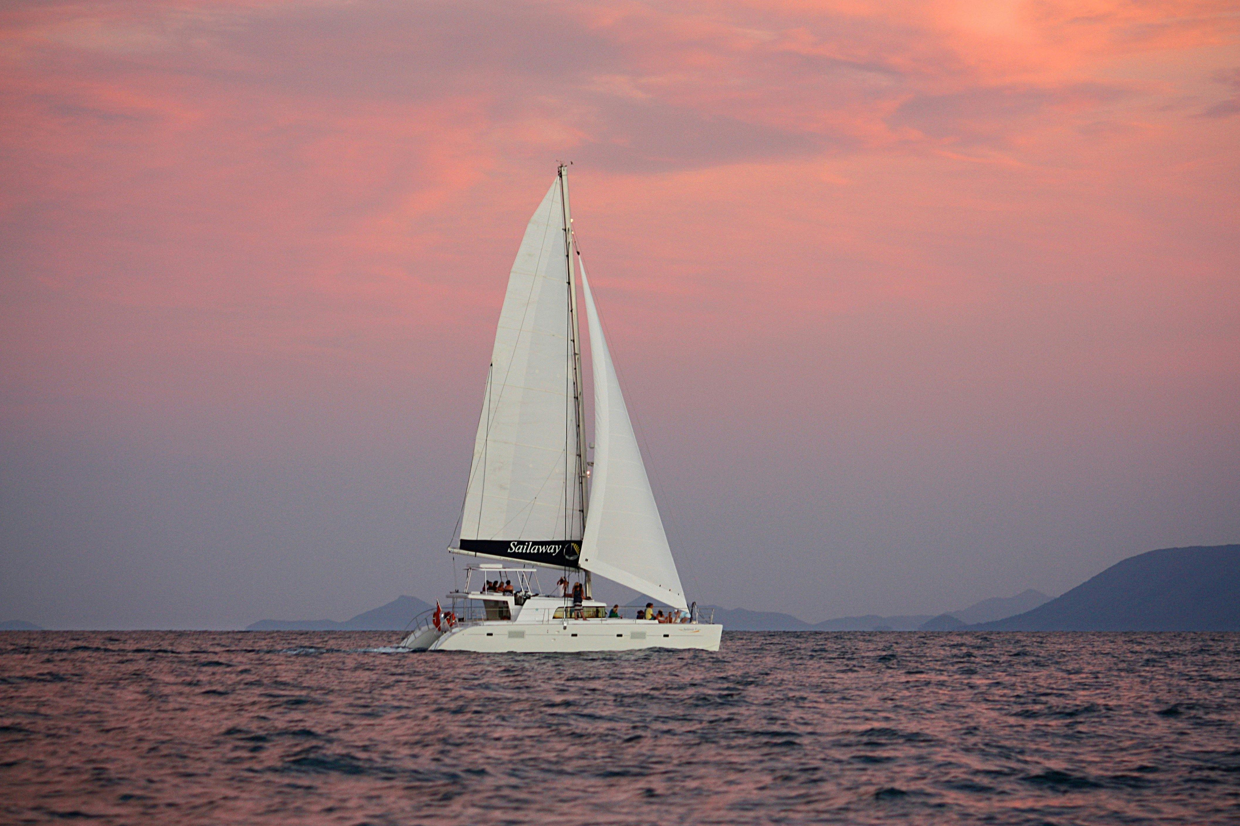 Sailaway Sunset Sail over the Coral Sea