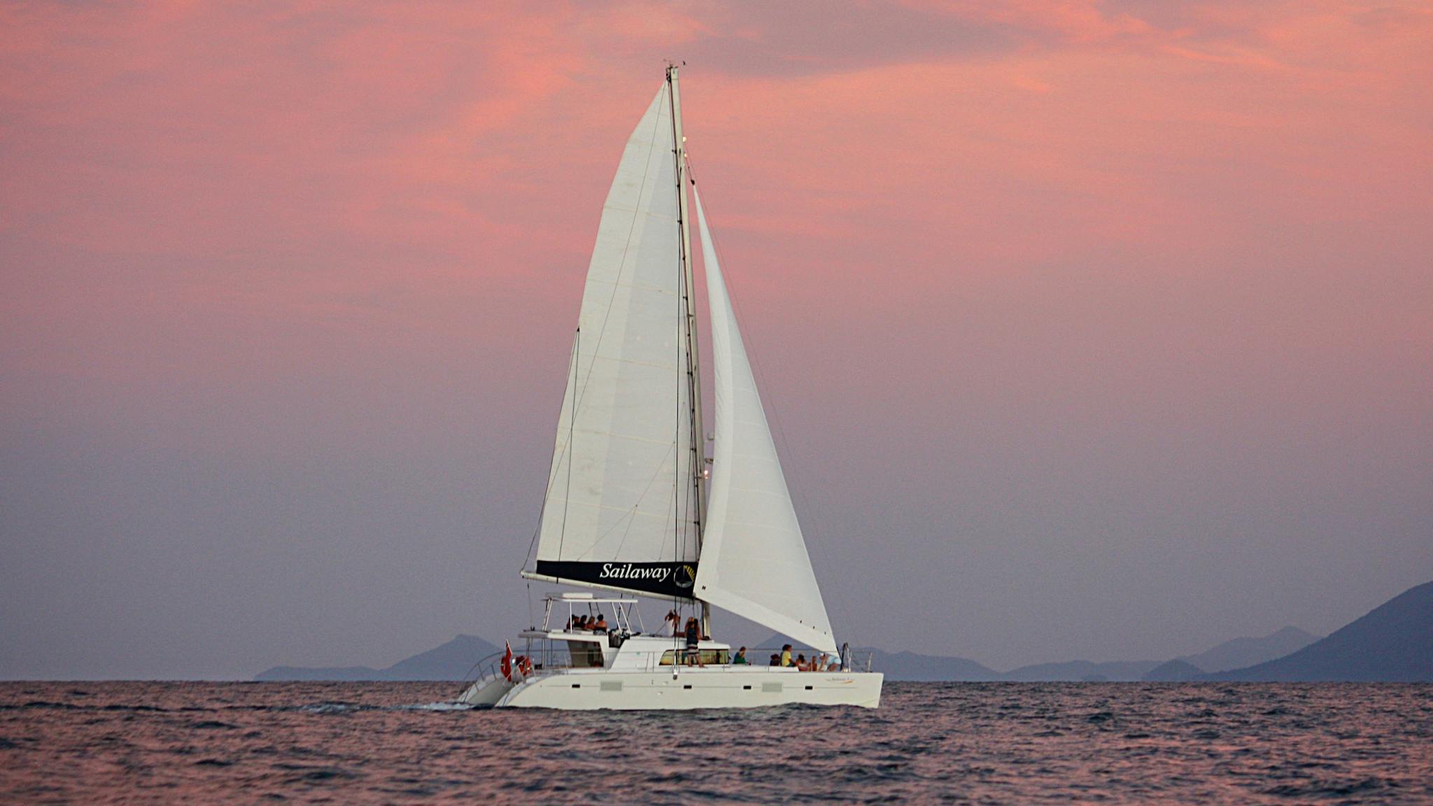 Sailaway Sunset Sail over the Coral Sea Sailaway Sunset Sail over the Coral Sea