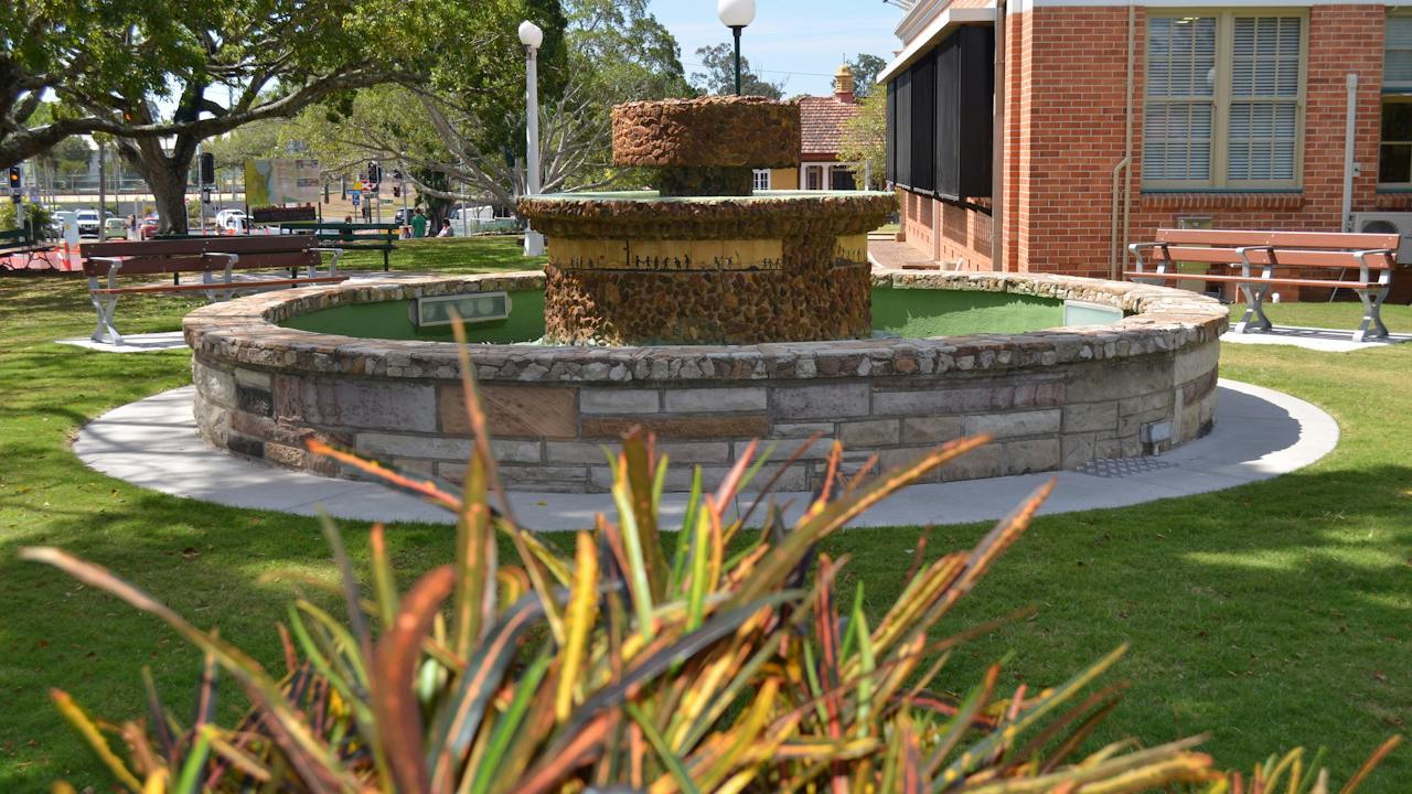 Bauer and Wiles Memorial Fountain