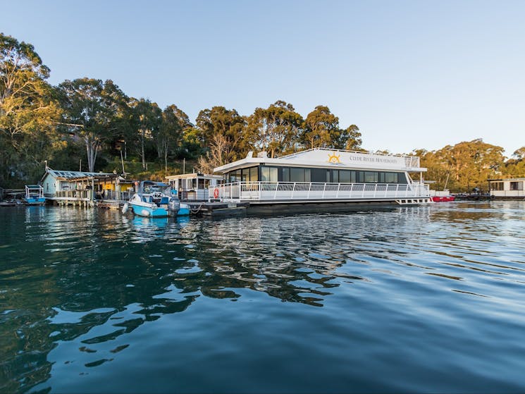 Clyde River Houseboats