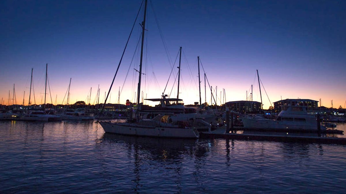 sunset urangan marina