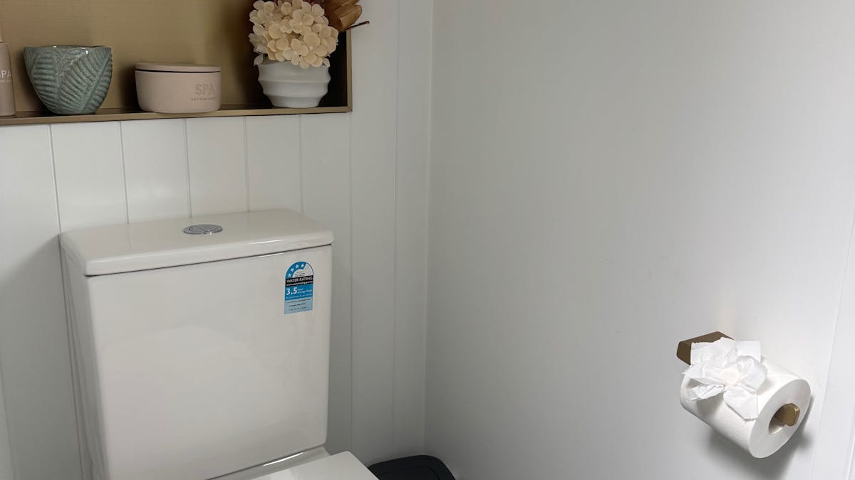 Wild Platypus Stay - Bunya Cottage Toilet Room