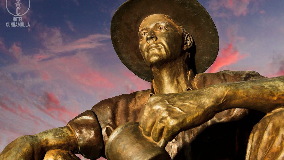 Cunnamulla Fella, Slim Dusty Outback Queensland, Hotel Cunnamulla