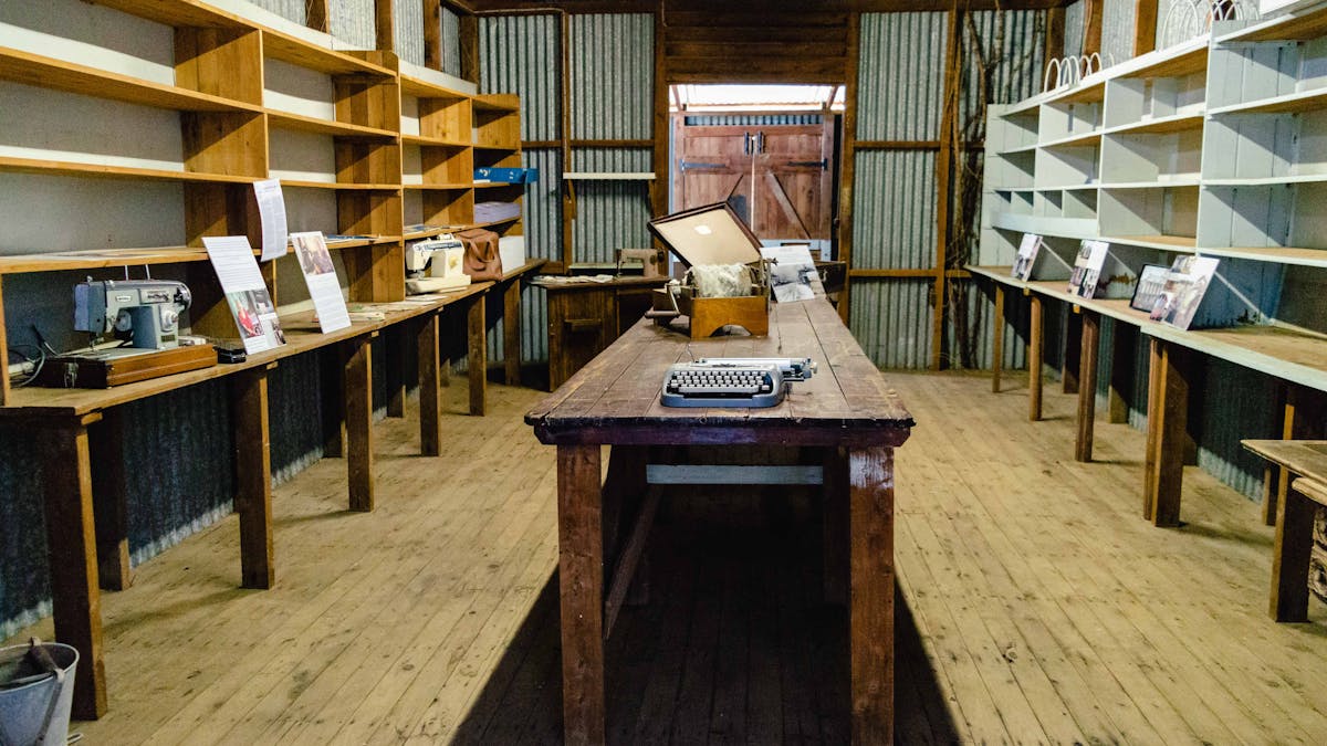 Shed and historal displays
