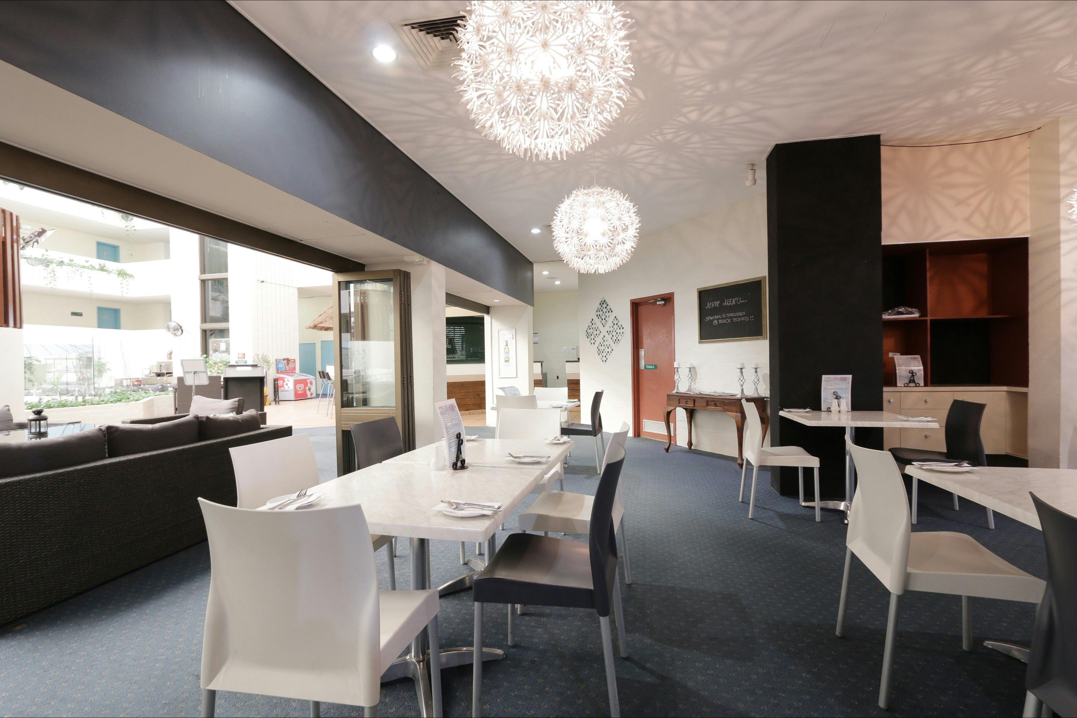 Atrium Hotel, Mandurah, Western Australia