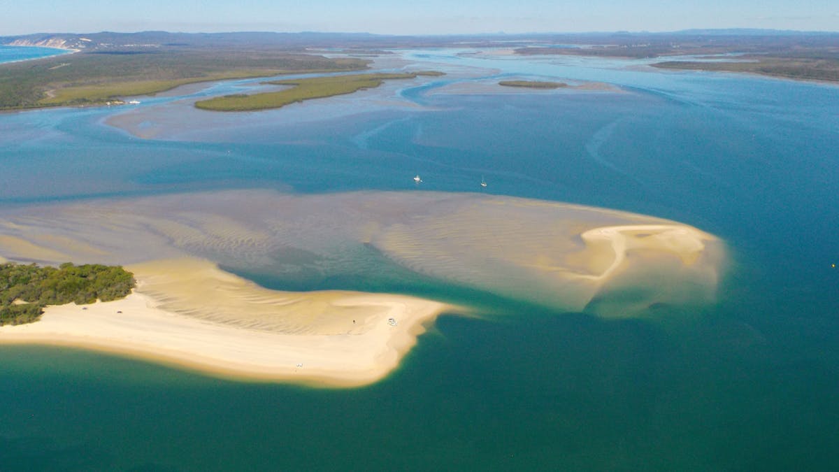 View the abundance of marine life in the beautiful, picture perfect Great Sandy Straits