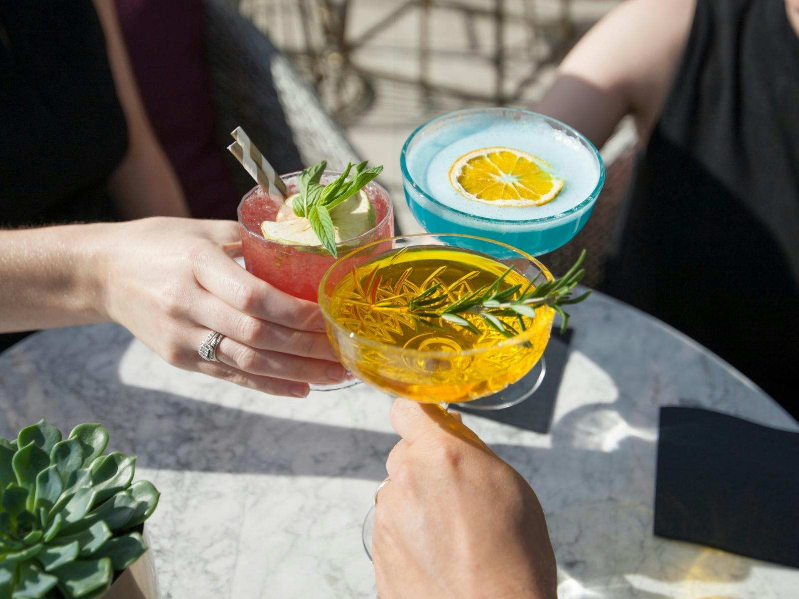 Please visit www.thehowlingmoon.com.au