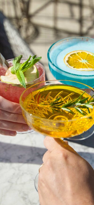 Please visit www.thehowlingmoon.com.au