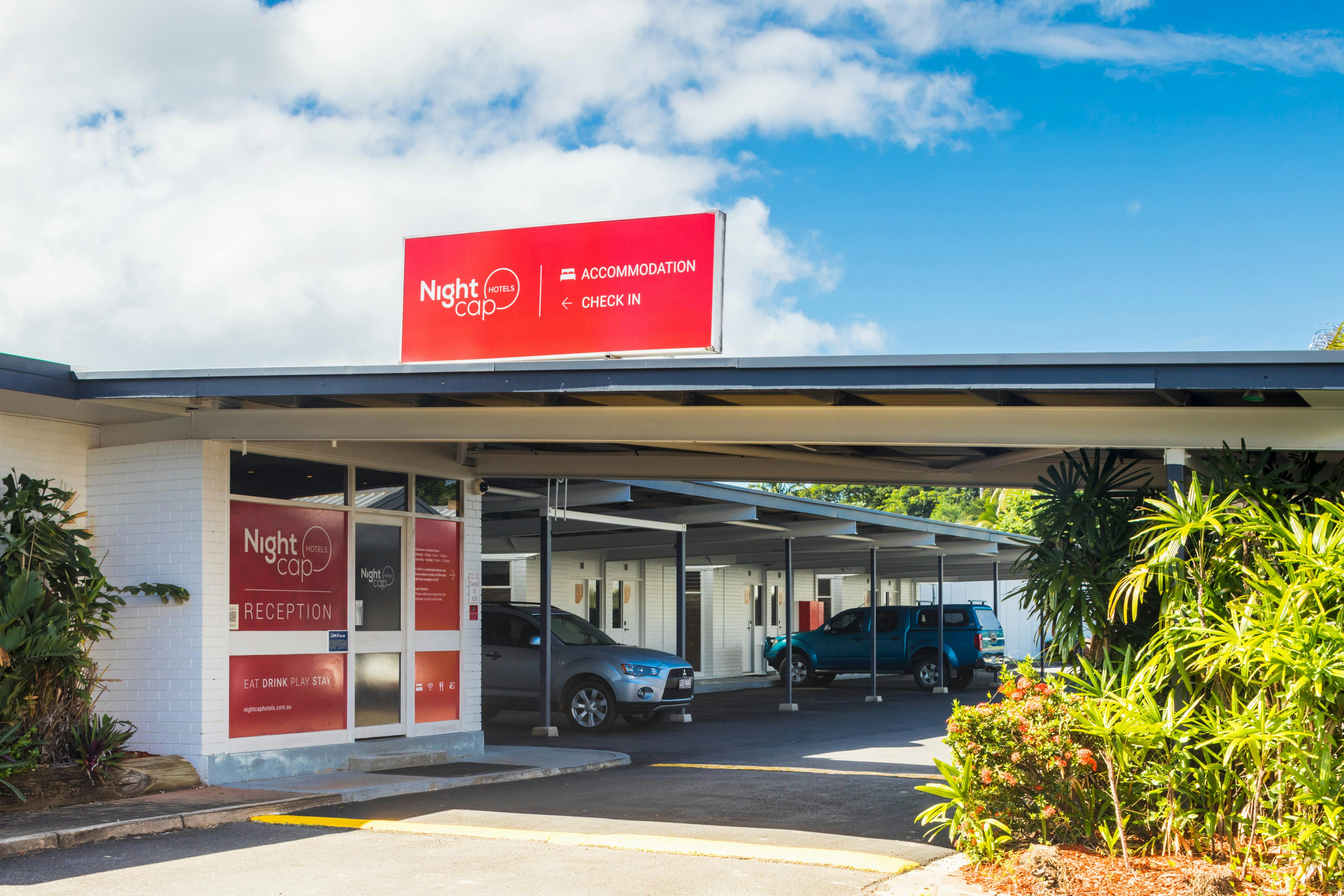 Nightcap at Balaclava Hotel