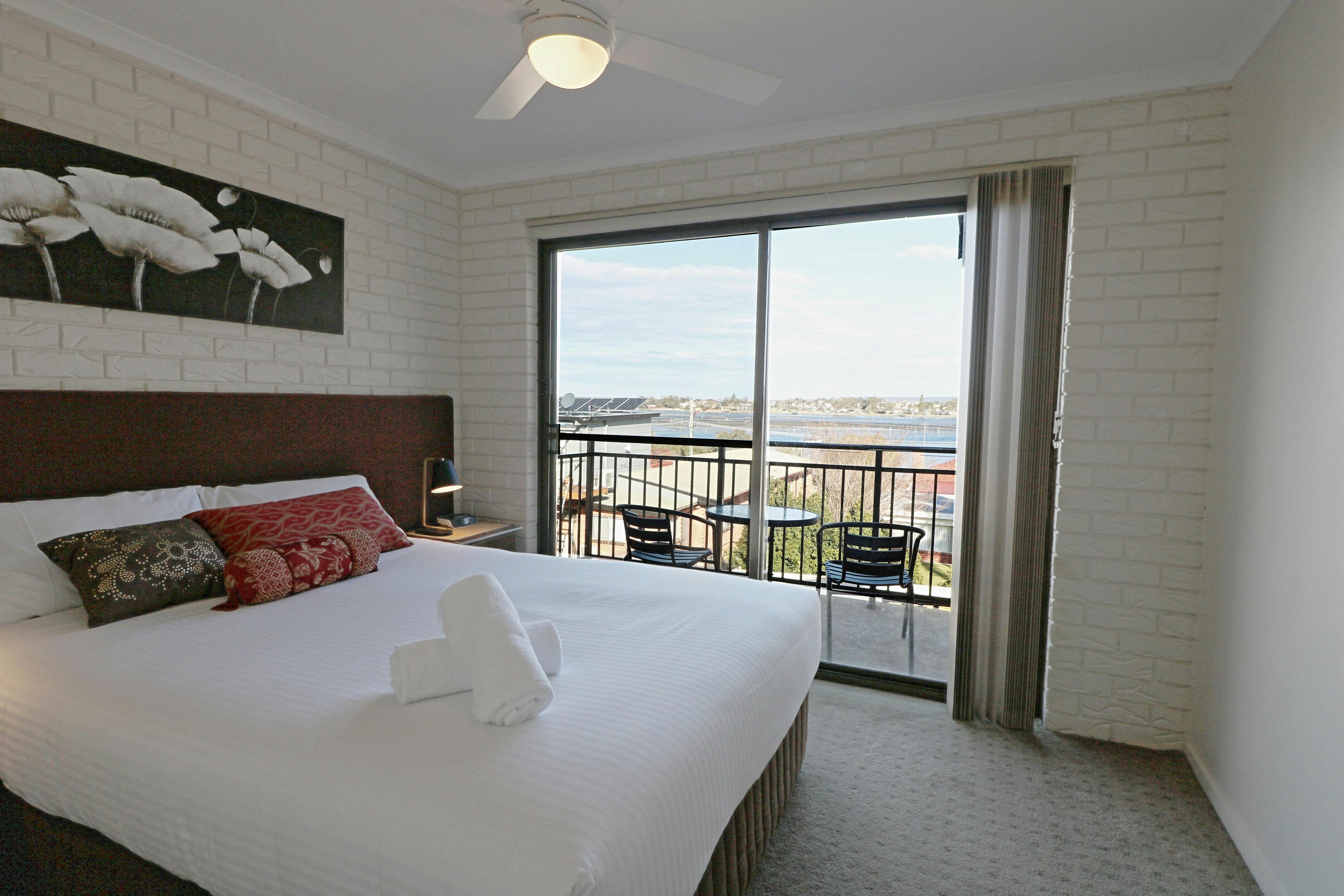 Capri Apartments 3 bedroom | NSW Holidays & Accommodation, Things to Do