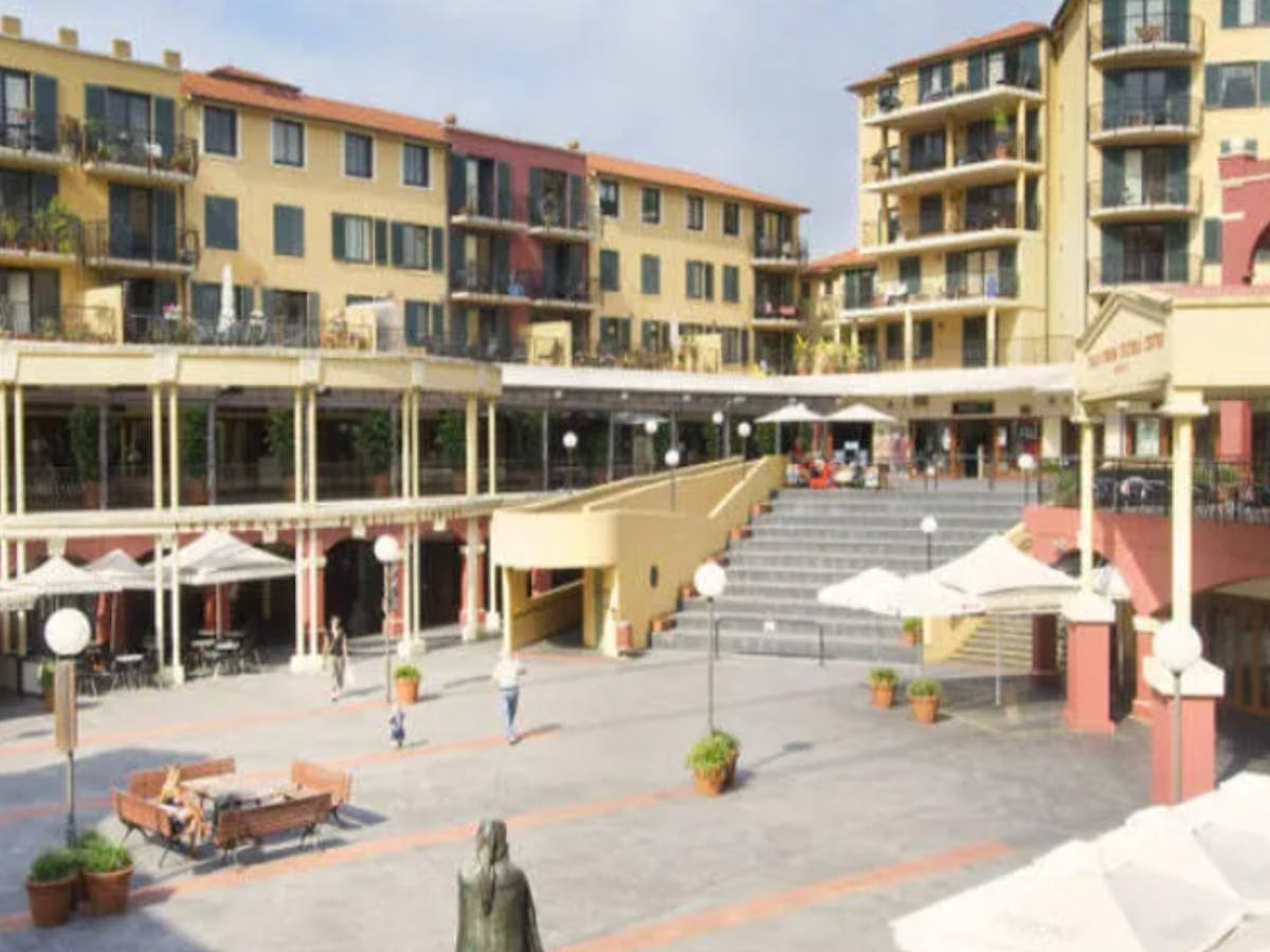 The Italian Forum