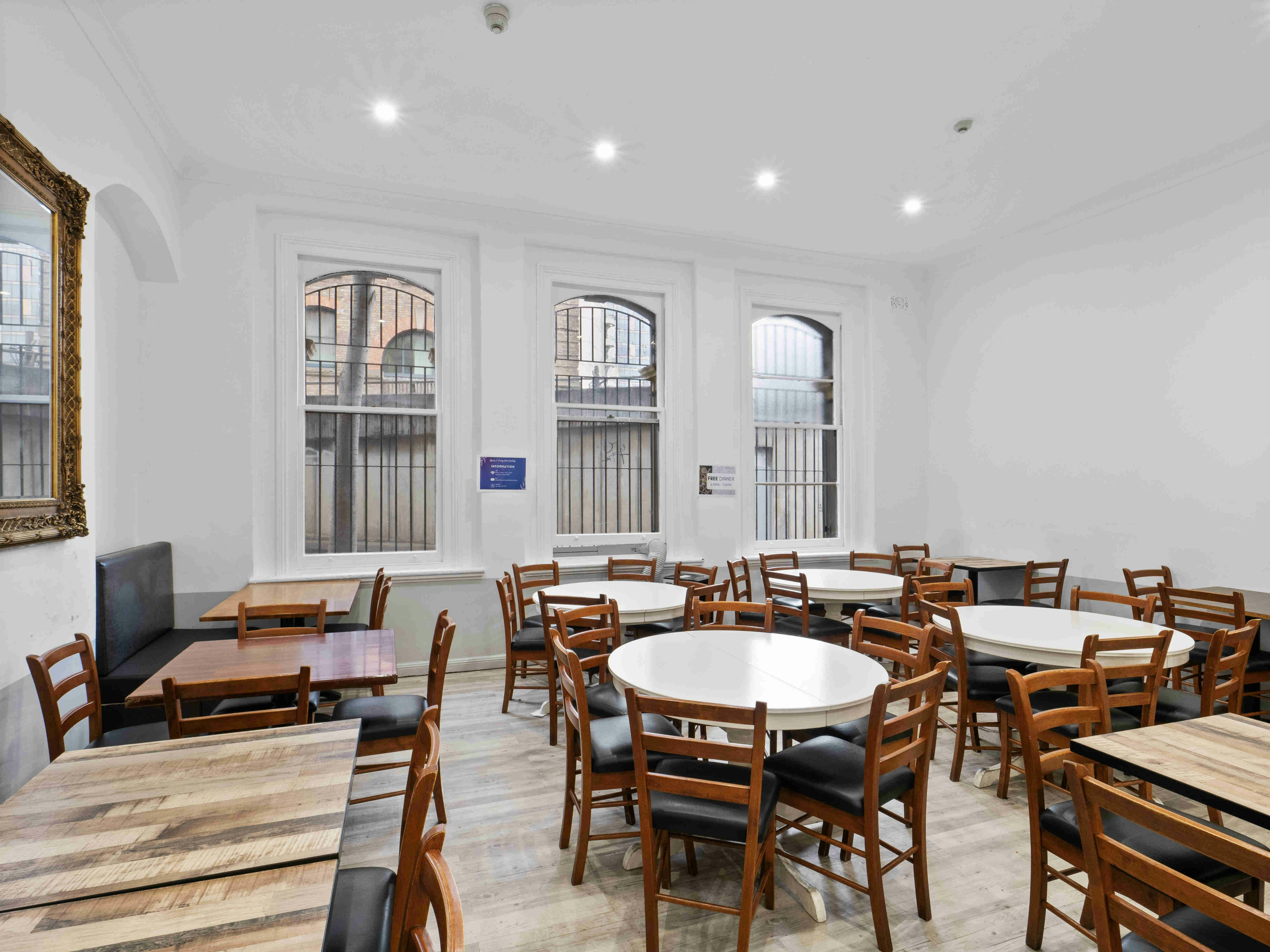 Azzurro hotel dining room