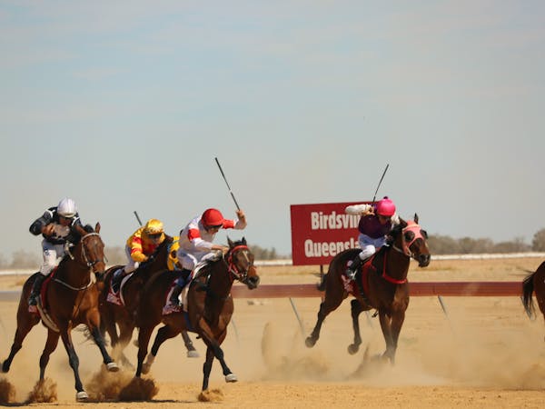 Karrabee Outback Pubs Tours Birdsville cup race