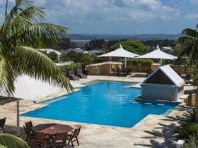 Oaks The Entrance Waterfront Suites