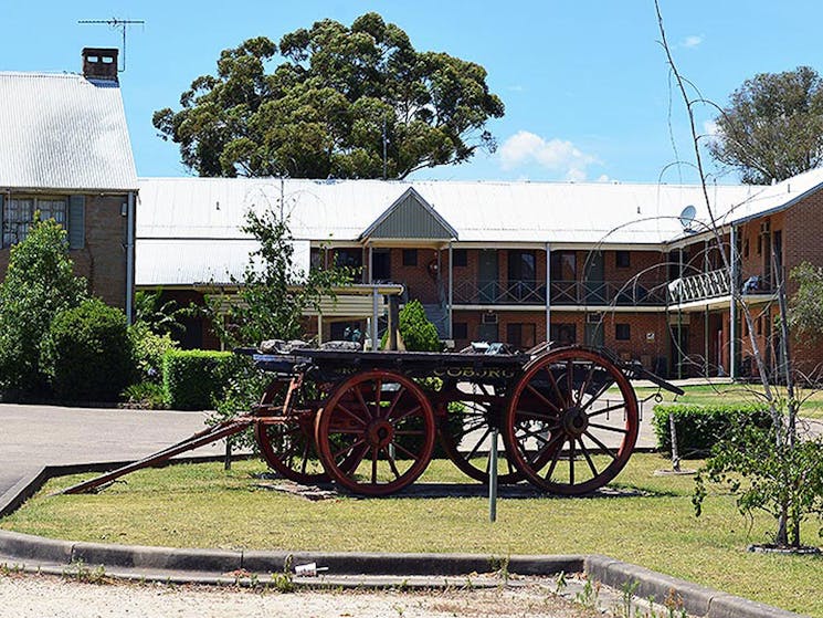 Colonial Motor Inn