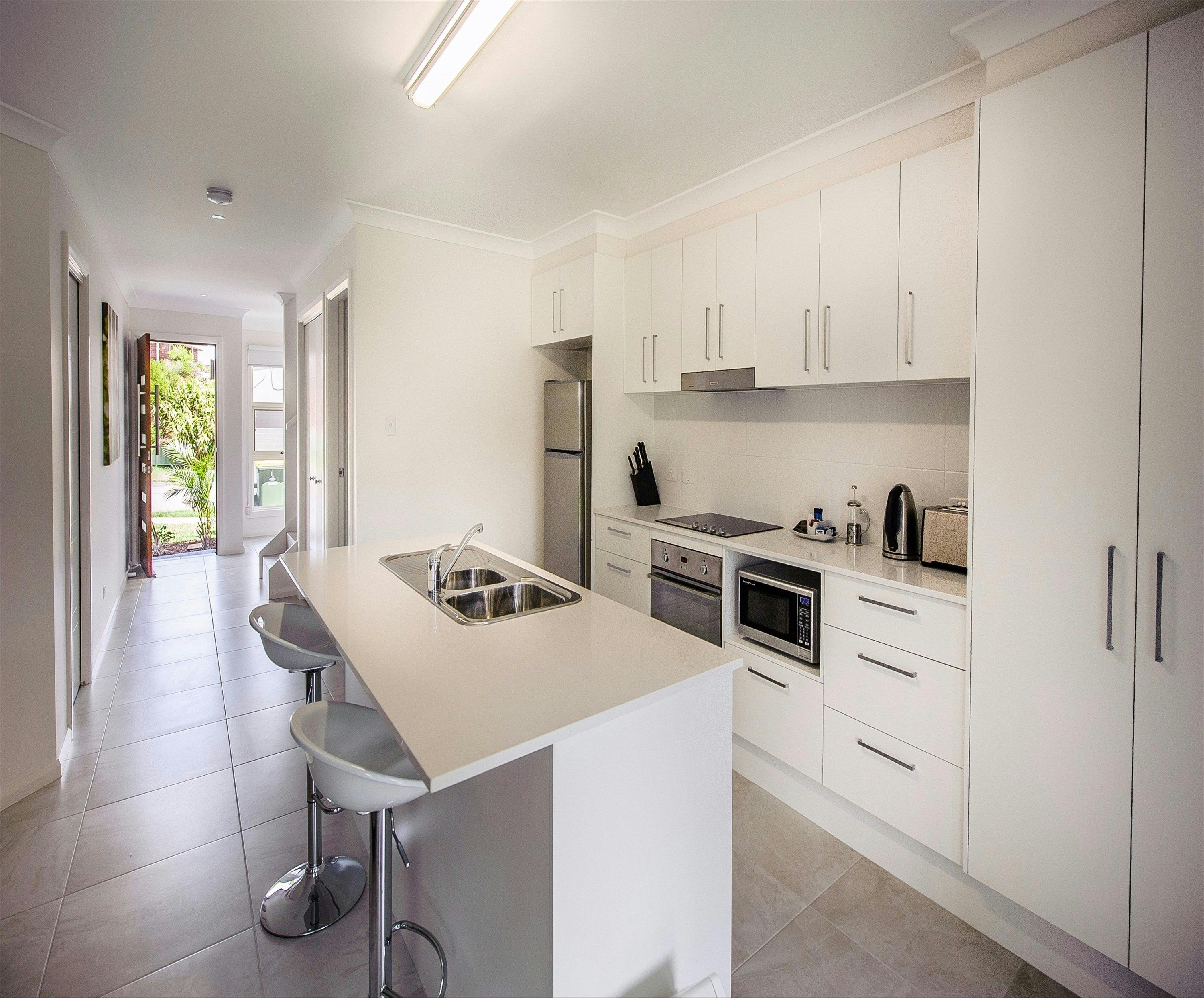 Escape at Nobbys - Executive Townhouse - Kitchen