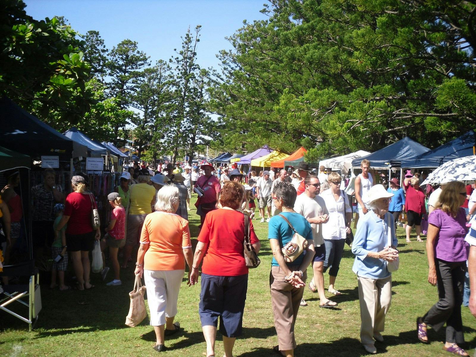 People a the festival markets