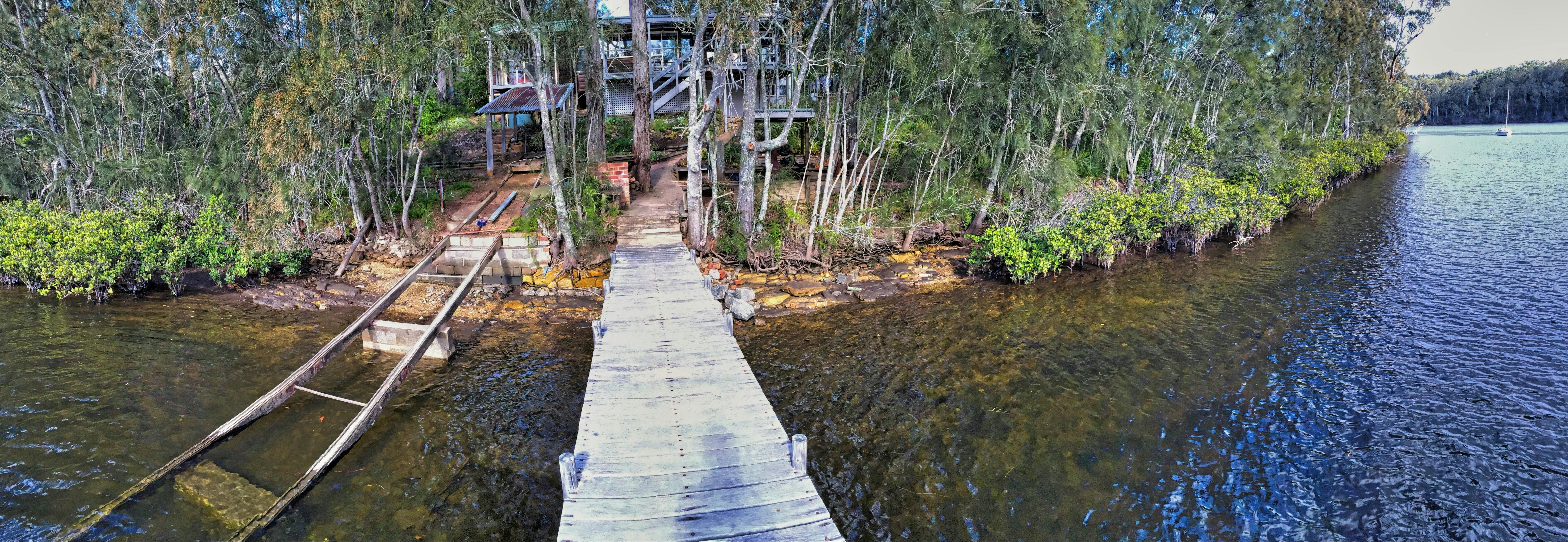 본관 바로 뒤에 있는 별장 위치 사진입니다. 클라이드강 오른쪽 부두