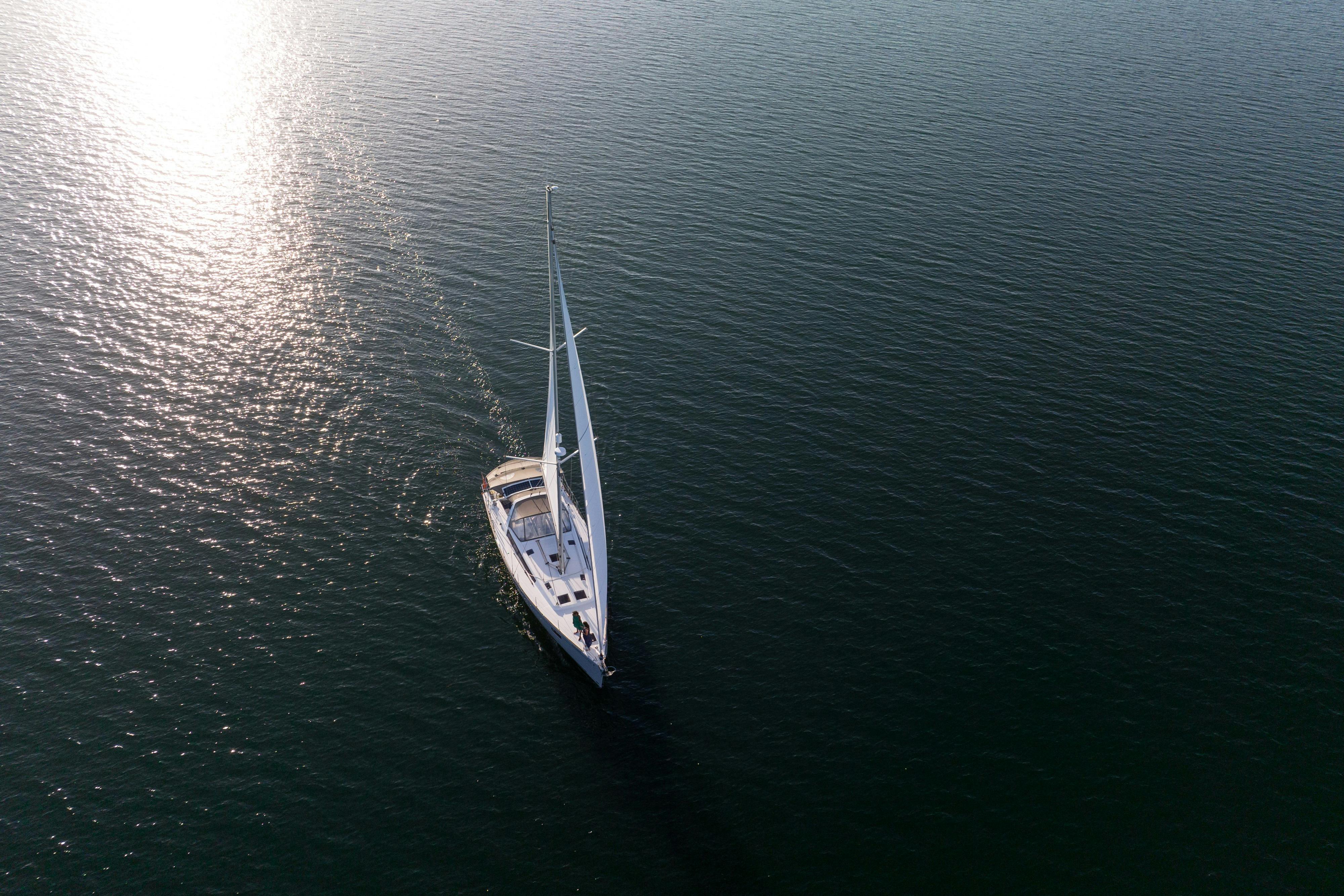 Sail Lake Macquarie under sail on Lake Macquarie
