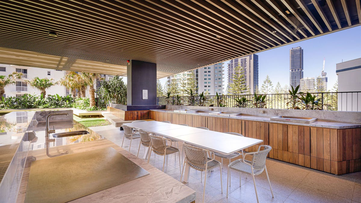 BBQ Deck - Ultiqa Signature Broadbeach