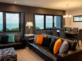 King Superior Suite with Harbour View and Executive Lounge Access