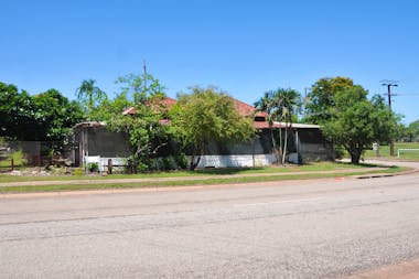 Old Playford Club Hotel
