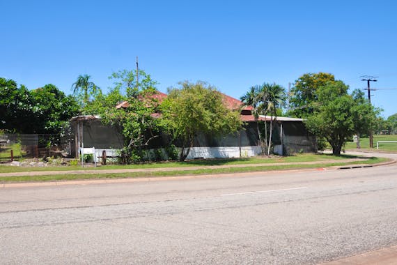 Old Playford Club Hotel