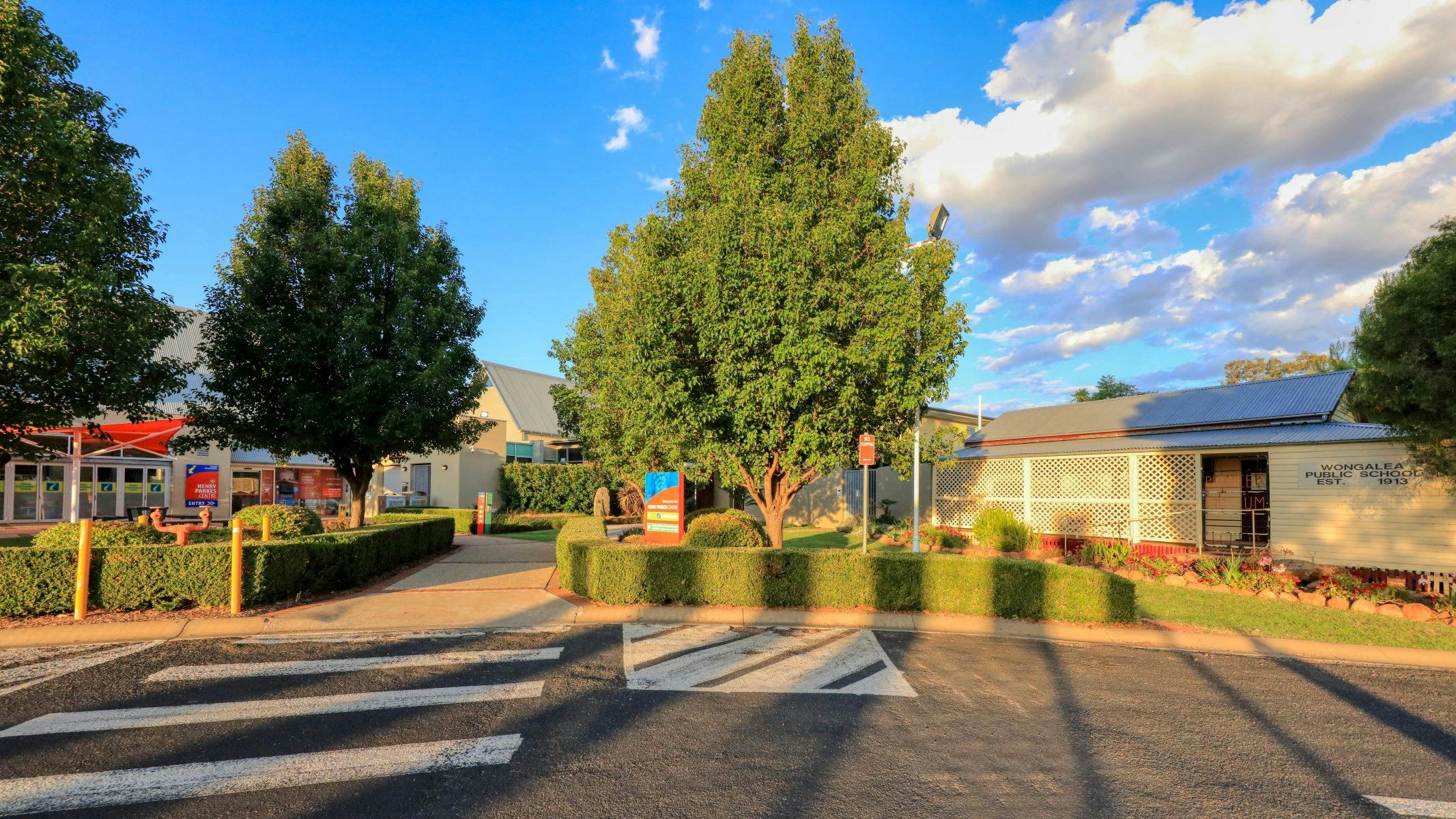 Henry Parkes Centre Entry