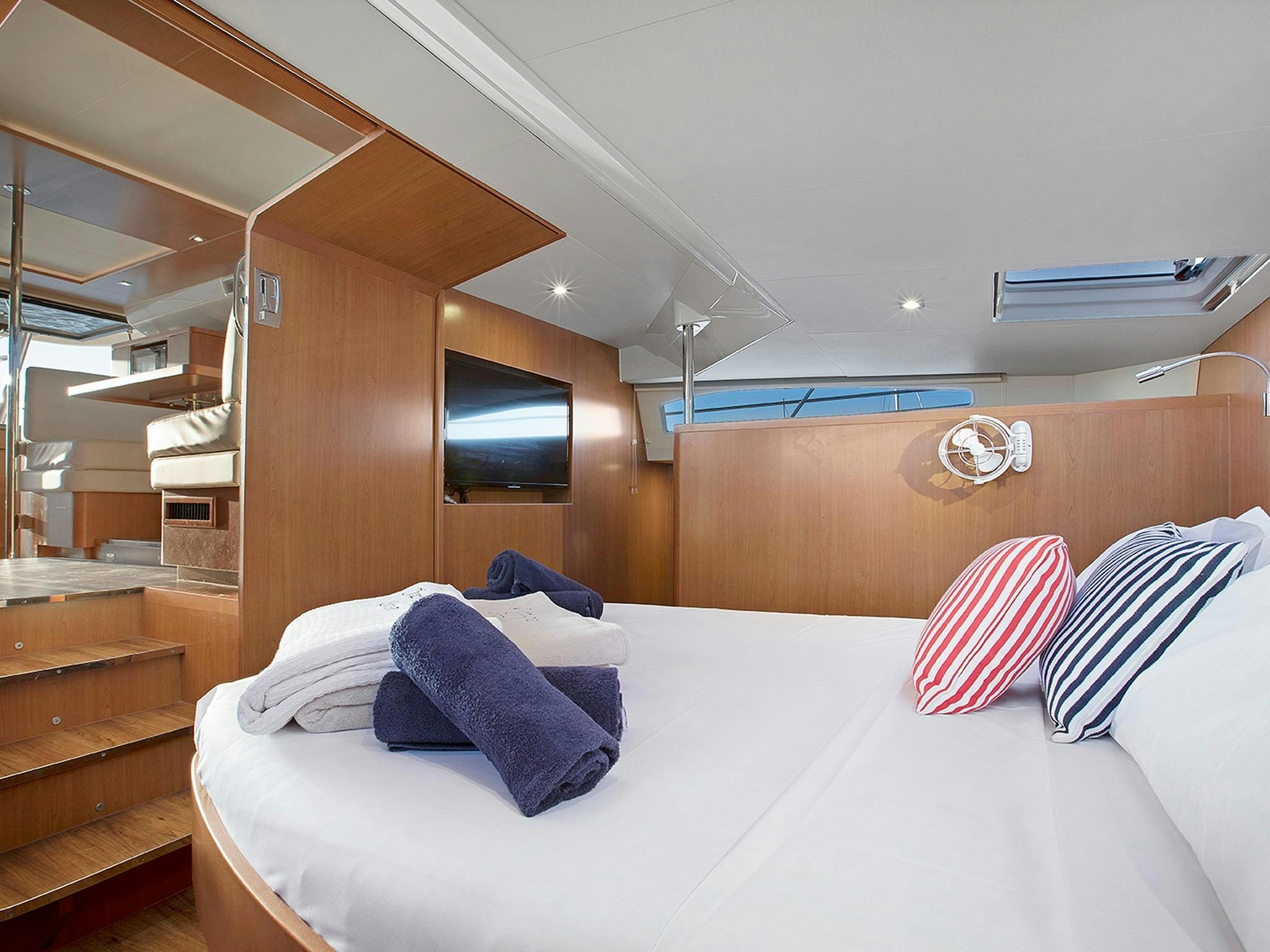Aquila 44 - master suite