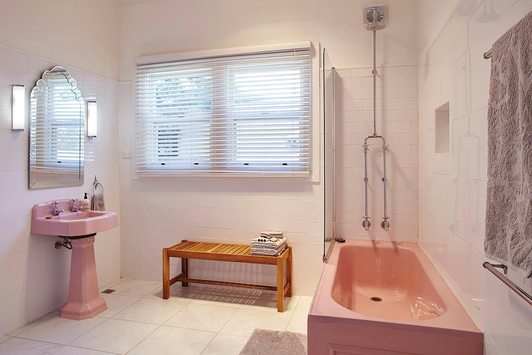 original pink bath and basin