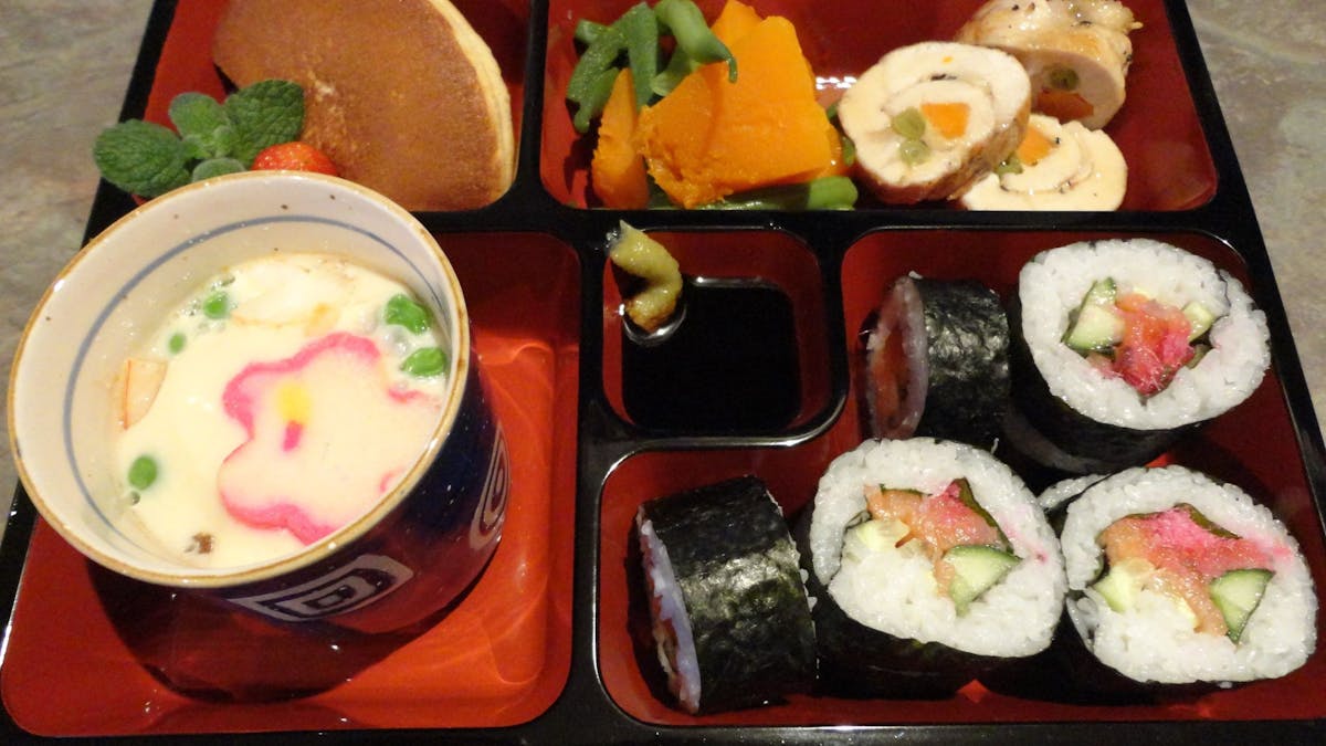 Delicious home-cooked meal is delivered to room at 19:00 nightly (booking required).