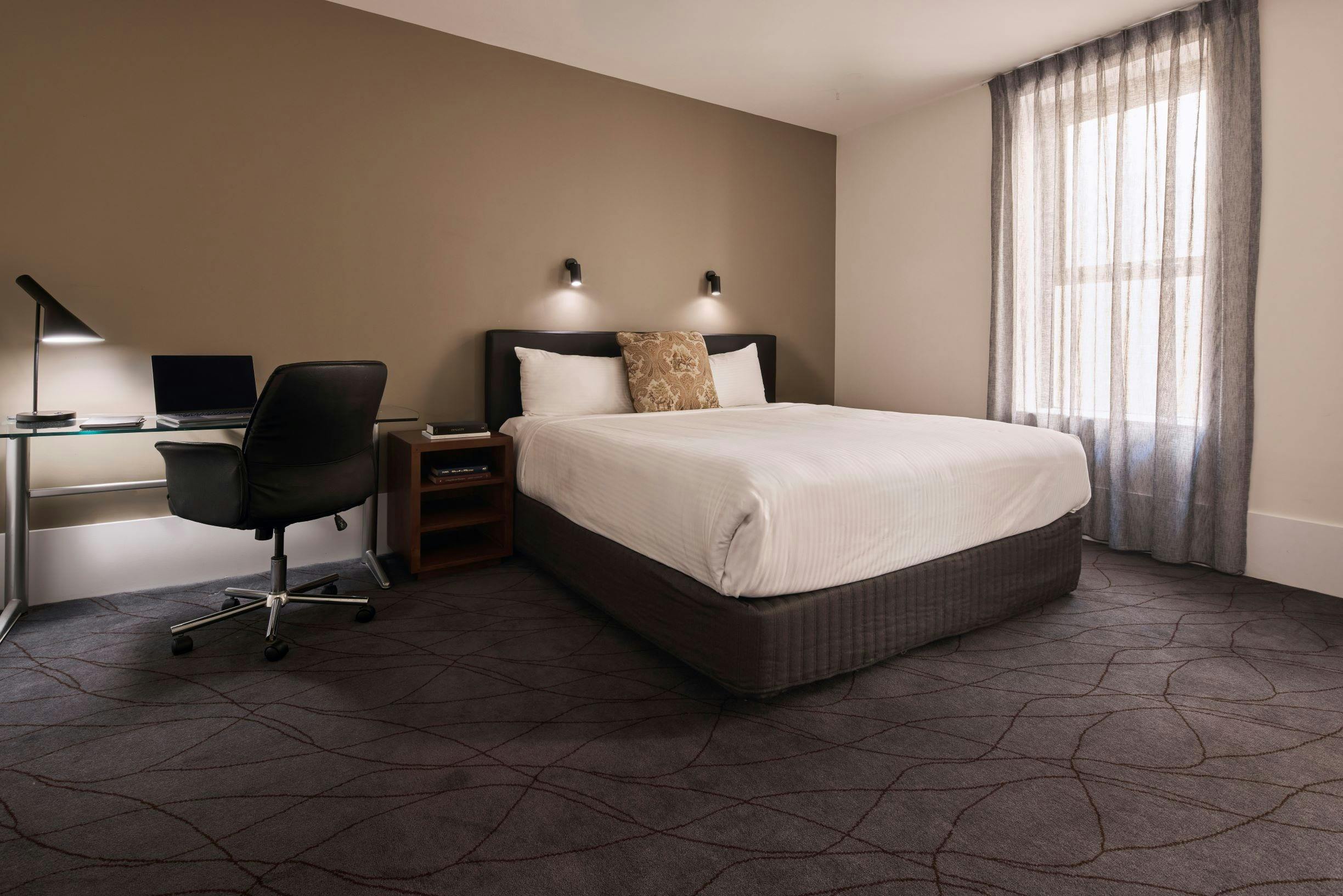 Heritage King Room