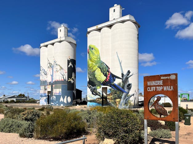 Waikerie Rotary Cliff Top Walk & Art Trail