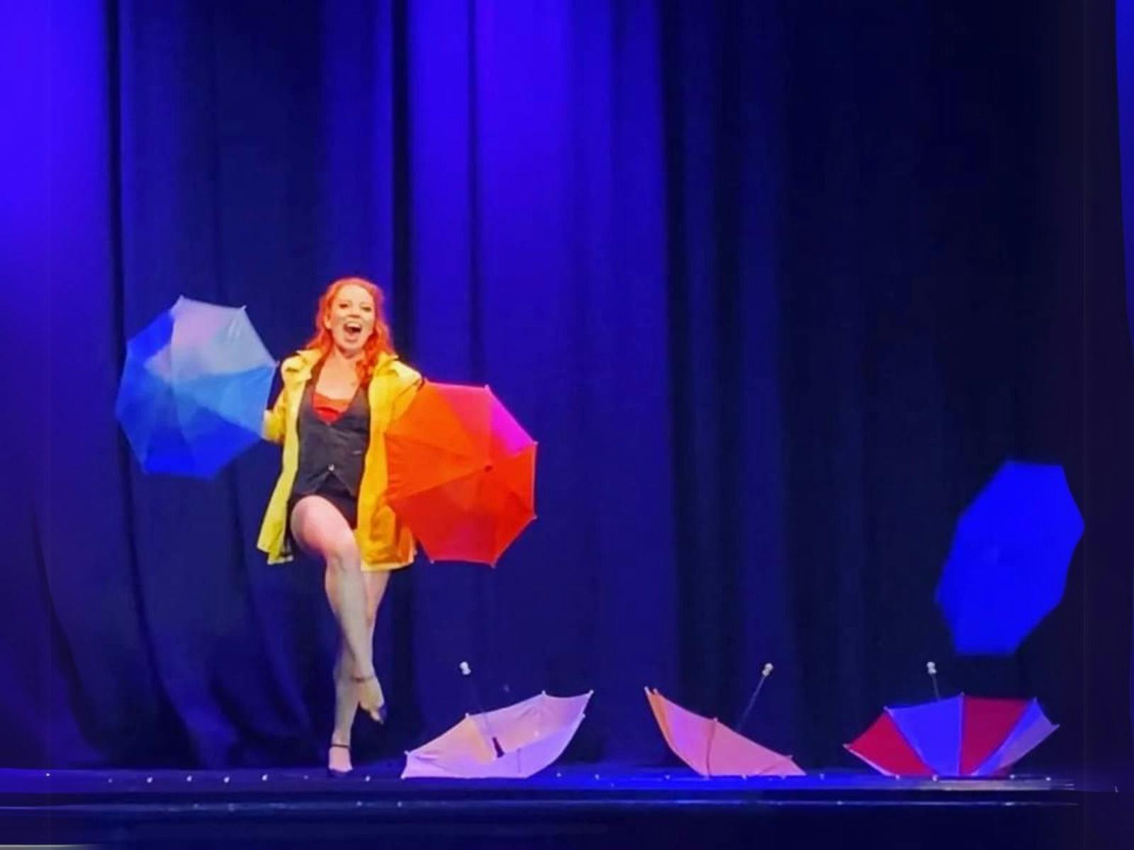 Operatic, Chaotic, Iconic! Multi-award-winning cabaret artist ans opera singer Issie Hart