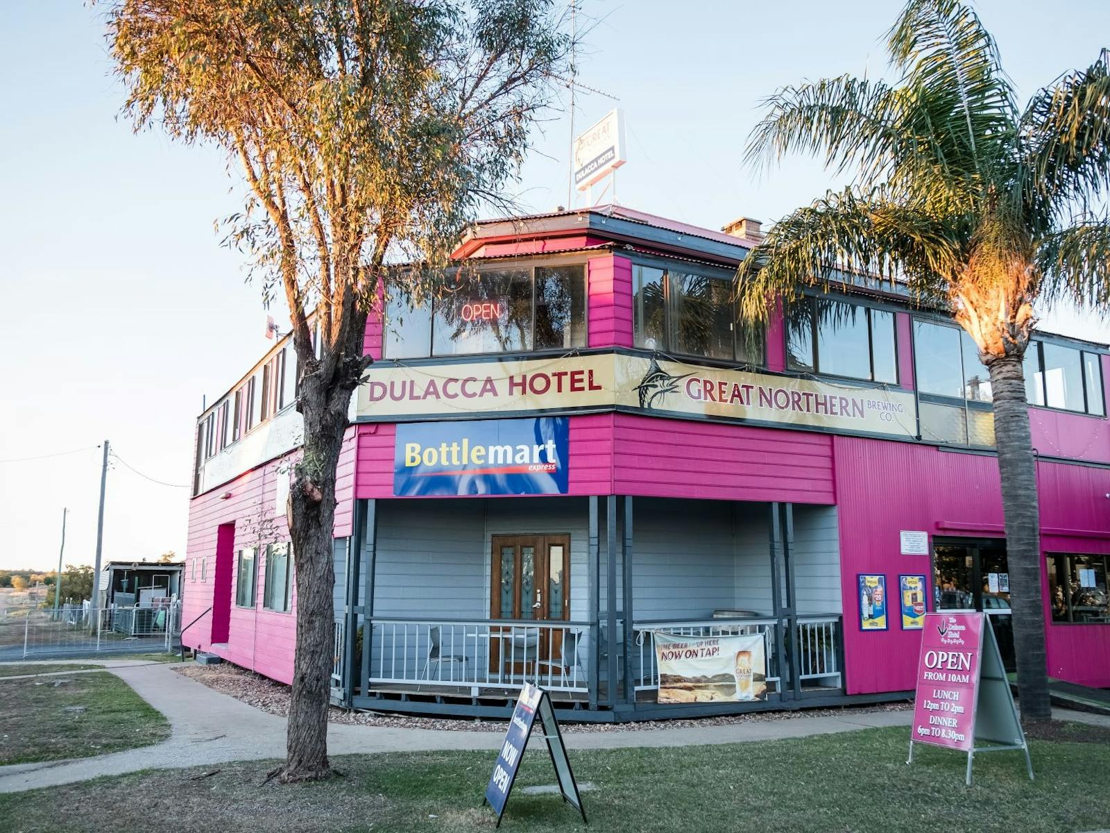 "The Pink Pub on the Hill" "The Pink Pub on the Hill"