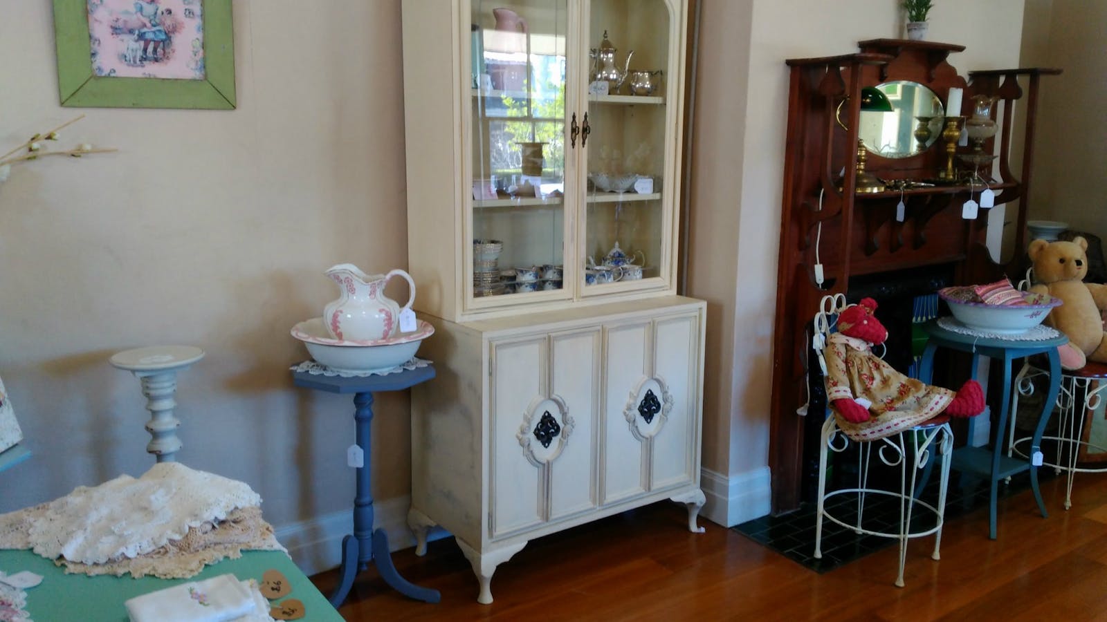Chic and Antique