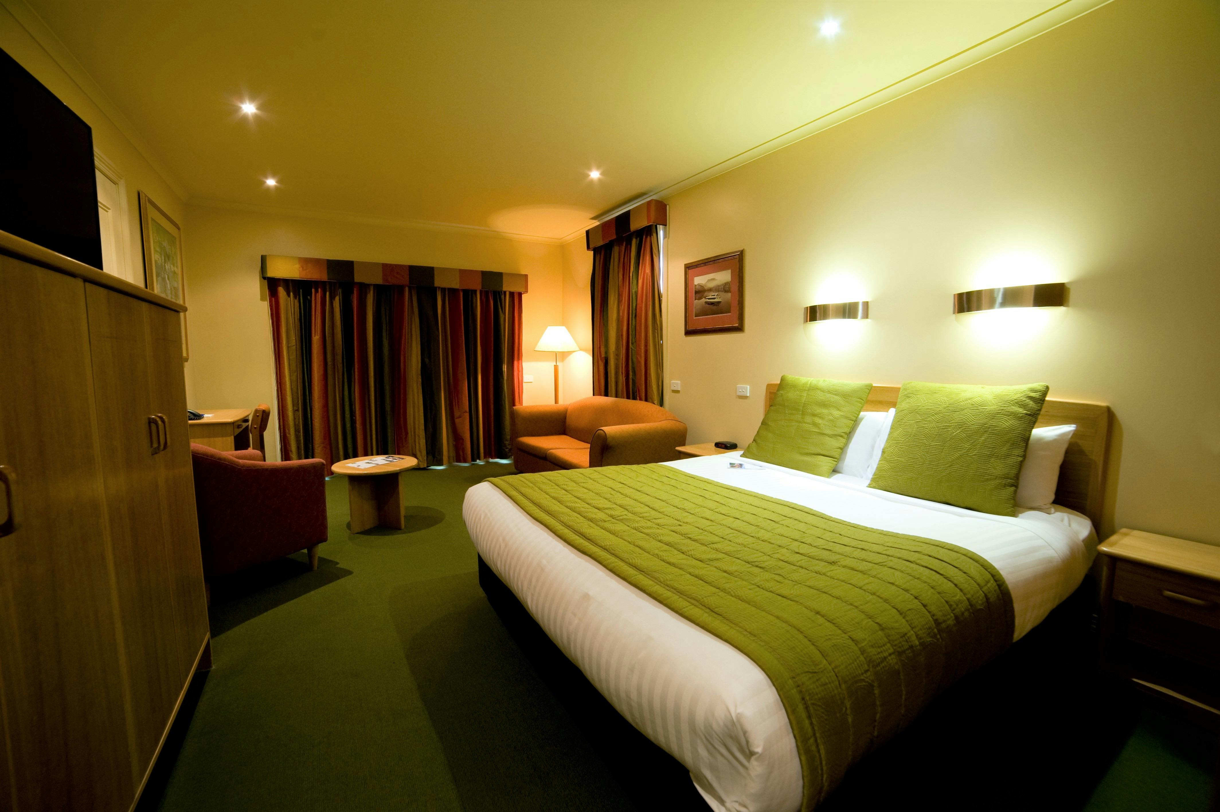 Ensuite room (Village Waterfront Executive)