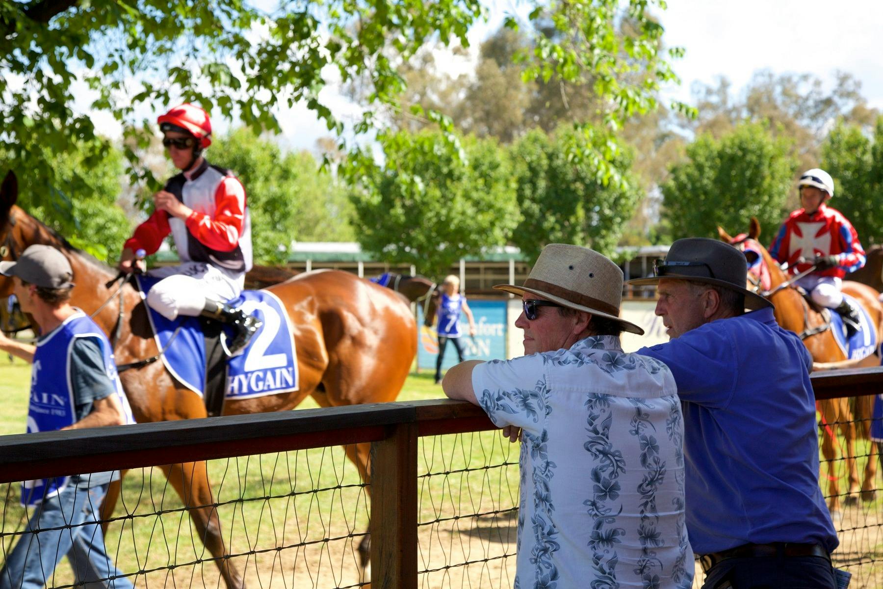 Benalla Racing Club -  Living Here Christmas Party Race Day