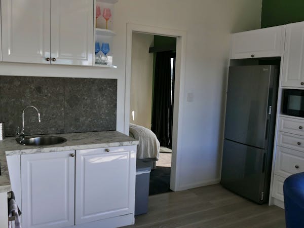 Vineyard Chalet Full Kitchen