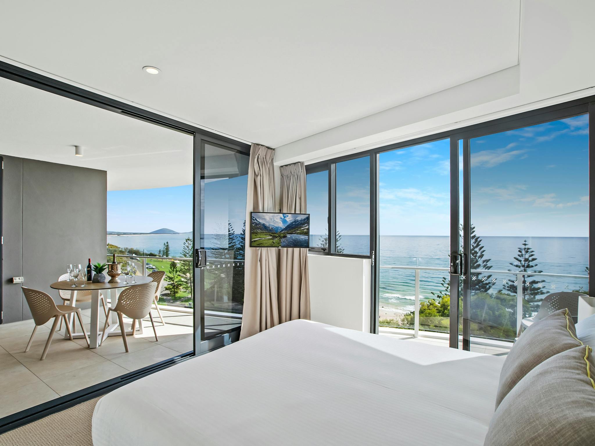 902 Bedroom, Balcony 902 Bedroom, Balcony