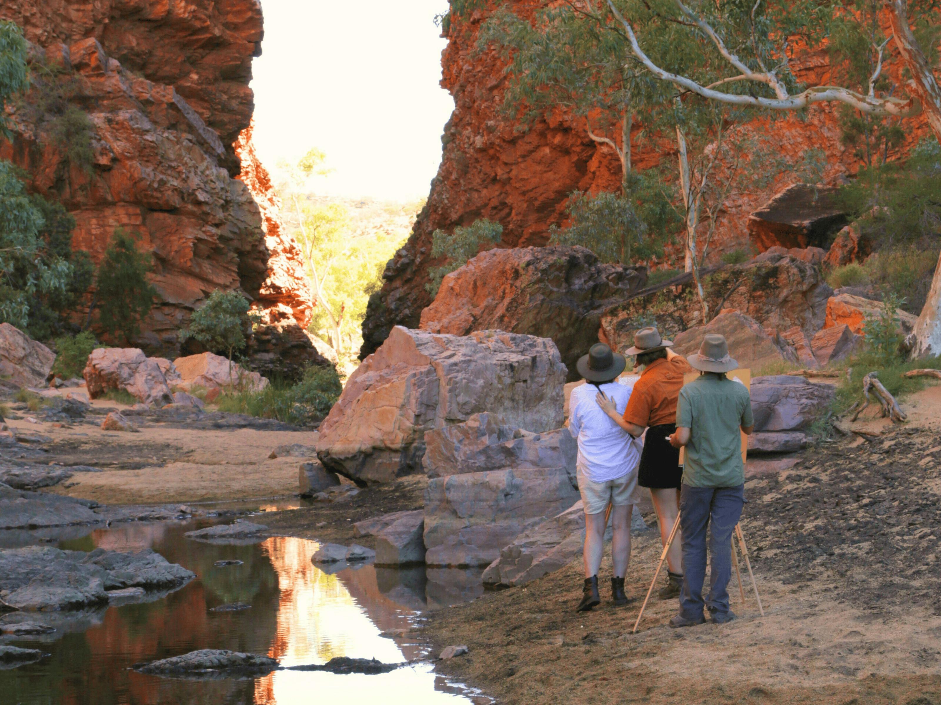 Experience watercolour painting at Simpsons Gap