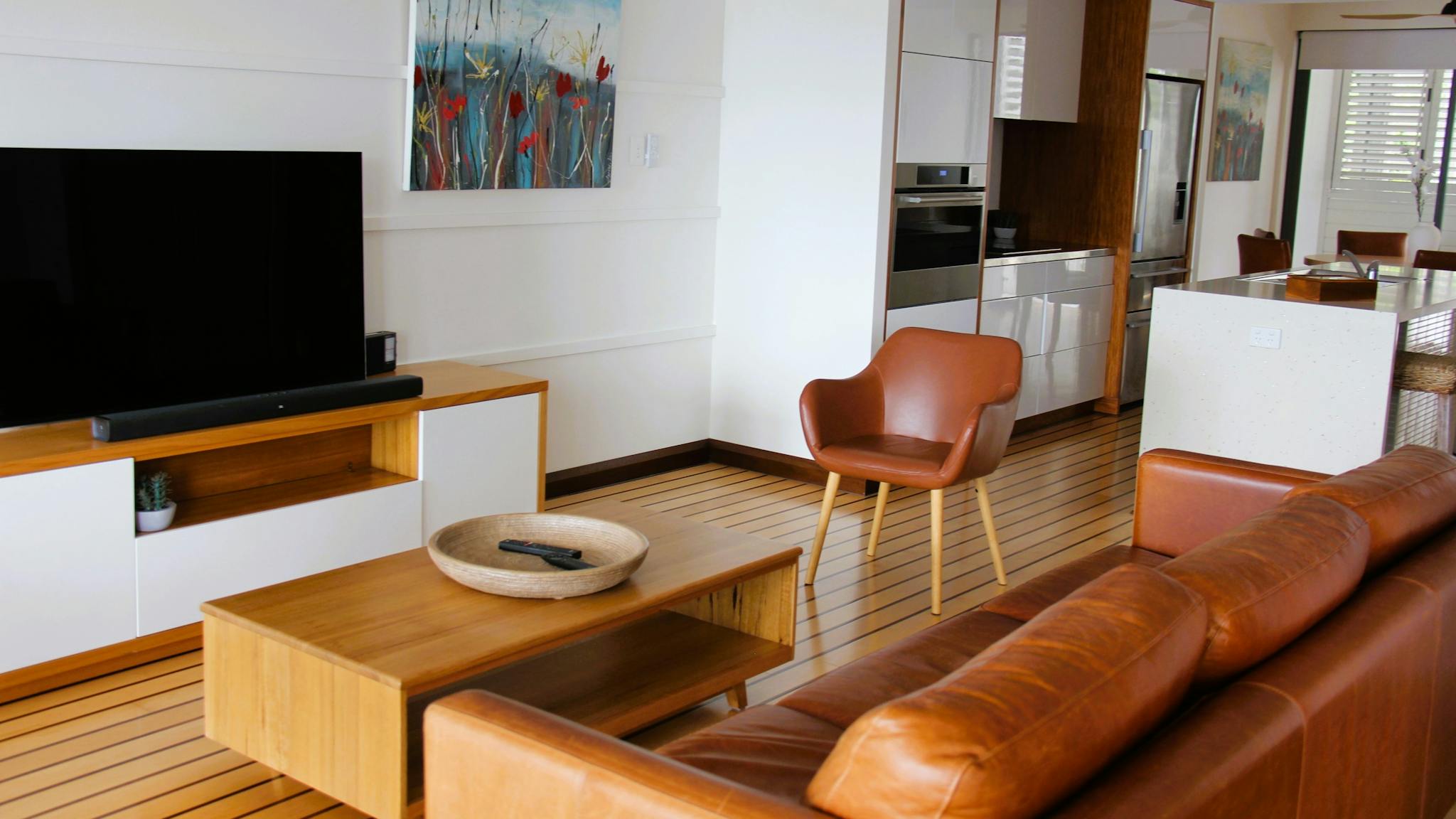 The Boathouse Apartments offer luxury three bedroom apartments with modern decor. The Boathouse Apartments offer luxury three bedroom apartments with modern decor.