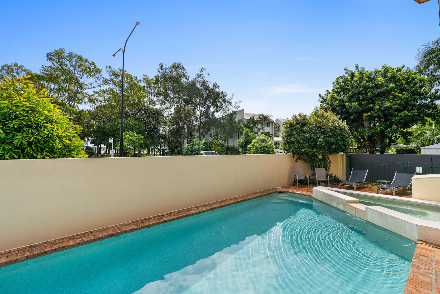 Complex pool