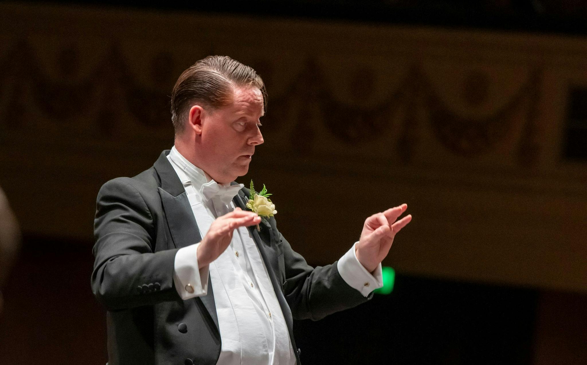 Andrew Wailes conducting