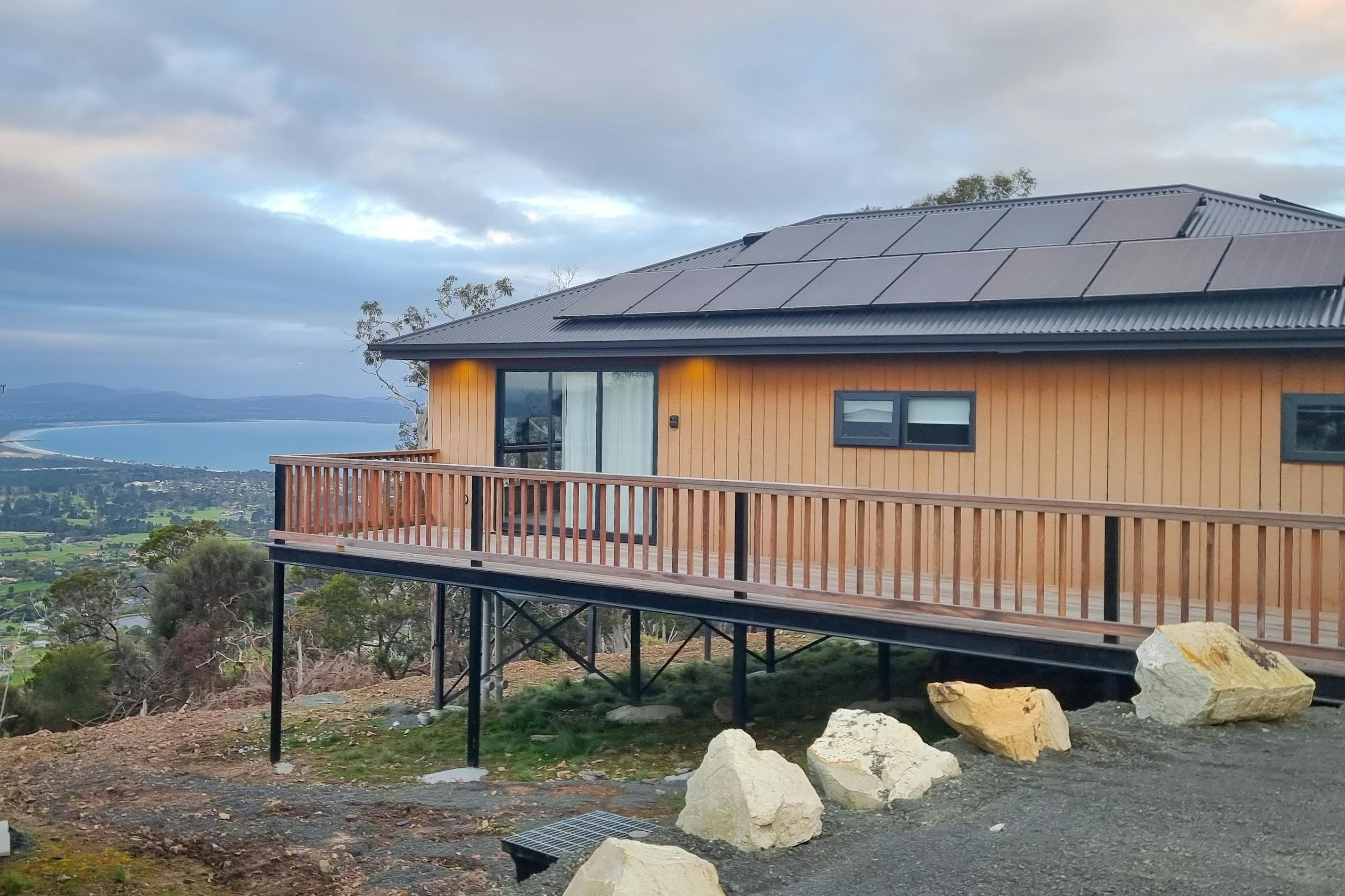 Mt Rumney Escapes - 3 Bedroom house and 2 bathroom
