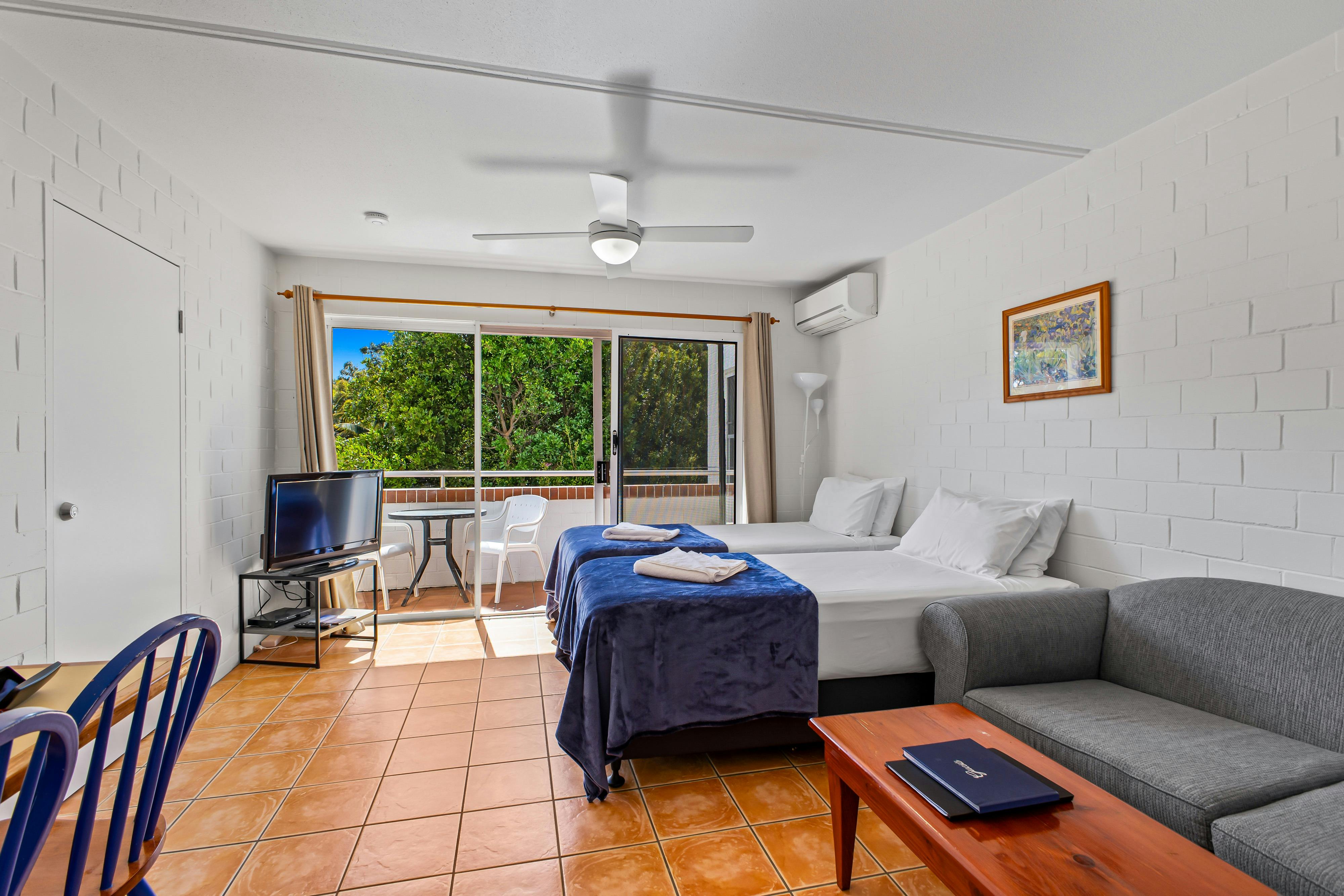 Studio with single or king bed